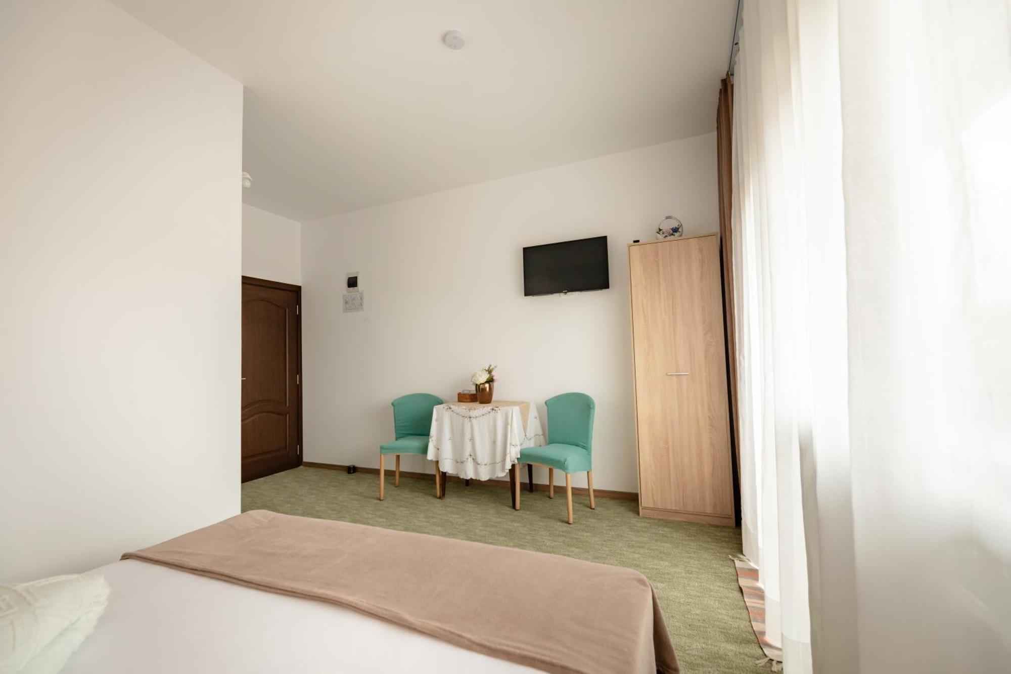 Pensiunea Trei Stejari Slimnic Bagian luar foto