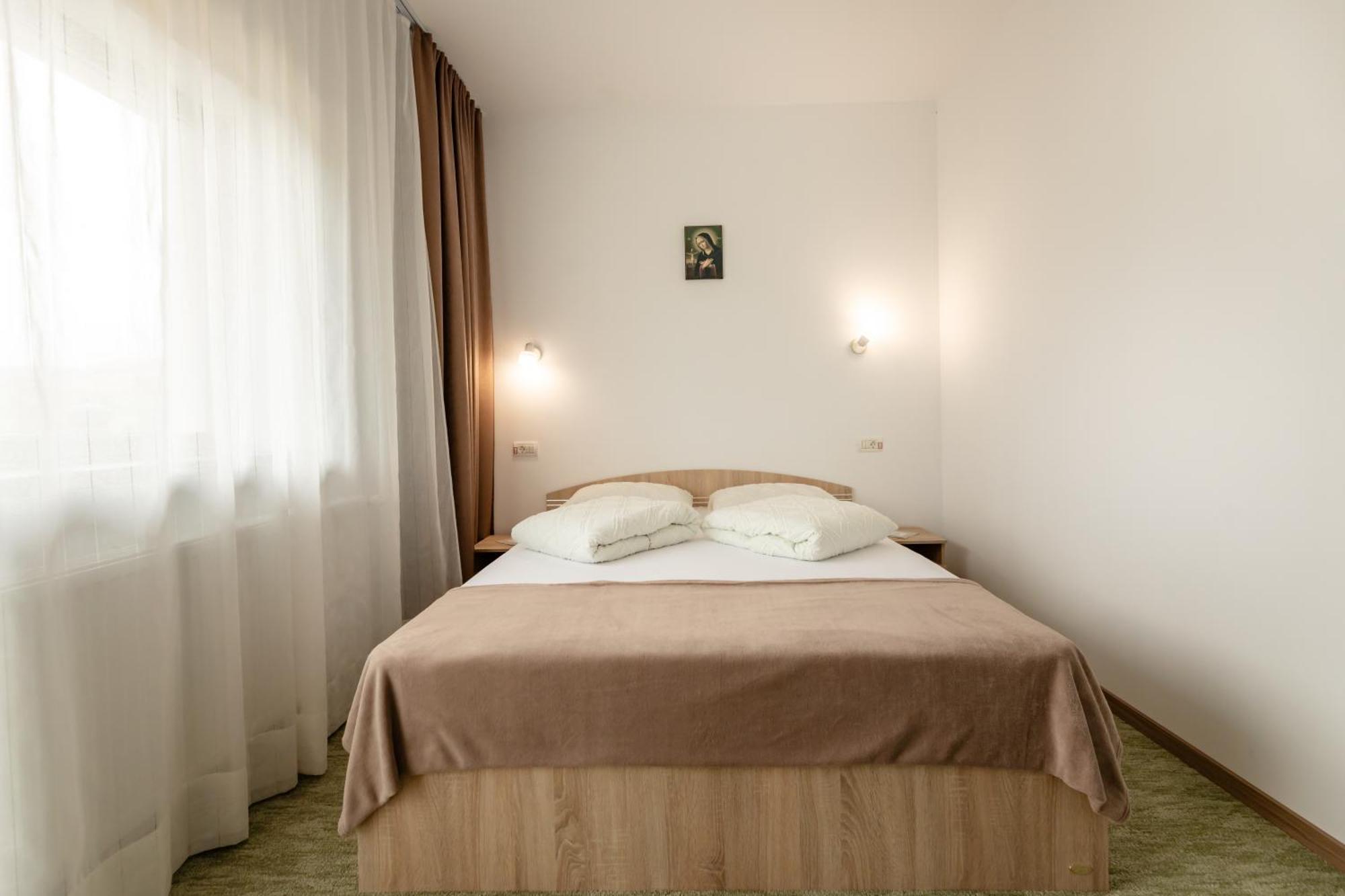 Pensiunea Trei Stejari Slimnic Bagian luar foto